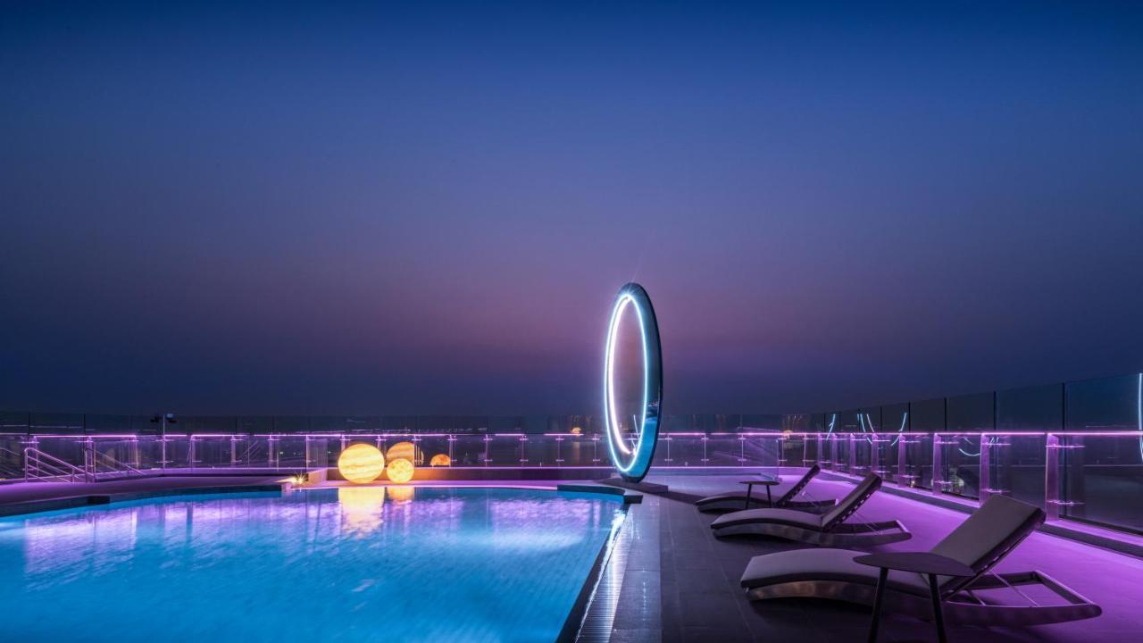 Grande Centre Point Space Pattaya Zewnętrze zdjęcie The Sky Pool at the InterContinental Belgrade